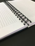 Cuadernos tapa flexible con hojas en blanco.